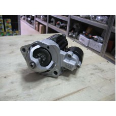 0001107068 BOSCH Стартер (12V 1.1kW)