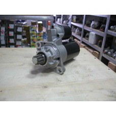 0001121022 BOSCH Стартер (12V 1.1kW)